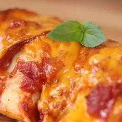 Filé de Frango Especial Grelhado C/ Creme de Cheddar e Bacon (Serve 1 Pessoa)