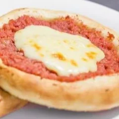 Esfiha Calabresa com Muçarela