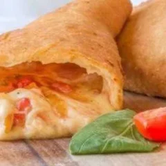 Pizza Frita Frango Cremoso
