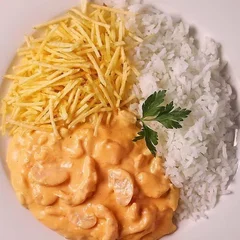 Strogonoff de Frango Com Arroz e Batata Palha