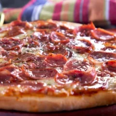 Pizza Grande Calabresa + GUARANA ANTARTICA