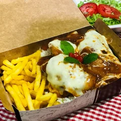 PARMEGIANA DE FRANGO 