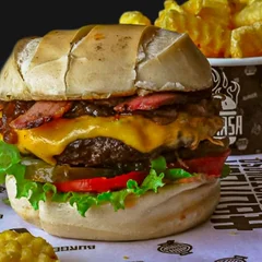 Burger La Brasa Turbo Simples Com Burger de Fraldinha e Bacon em tiras