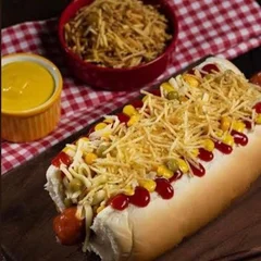 Dogão de carne moída com salsicha 