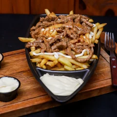  BARCA STROGONOFF COM CHEDDAR OU REQUEIJÃO CREMOSO 