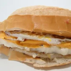 Pão com Ovo