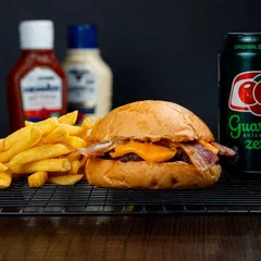 Combo Marcelo, o Conquistador (Burger + batata + bebida)
