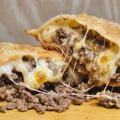 Pastel de Carne com Queijo