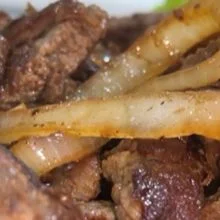 1/2 Porção de Filé (Salada, Cebola e Torradas)