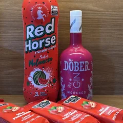 COMBO GIN DOBER MORANGO 900ML + 1 RED HORSE MELANCIA 2L + 3 GELO DE COCO 200ML 