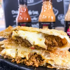 Pastel de Carne com Queijo 