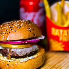 Hmm Magrinho + Fritas 100g + Coca Cola 350 ml