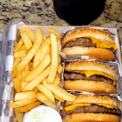 4 Cheese Burguer + Batata Frita + Refri 1,5