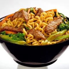 Yakissoba de Carne Bovina e Suína
