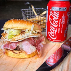 Hmm Guloso + Fritas 100g + Coca Cola 350 ml