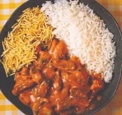 1 estrogonofe de mignon + 1 fritas + 1 bebida à sua escolha