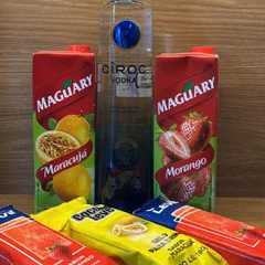 COMBO CIROC TRADICIONAL 750ML +2 SUCO MAGUARY 1L SABOR MARANGO / MARACUJA + 3 GELO DE COCO 200ML 