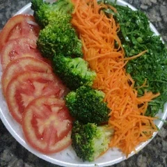 (Vegana) Arroz feijão couve batata frita cenora cozida berijela empanada
