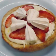 Esfiha Doce Morango com Suspiro
