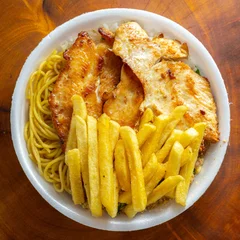 Filé de Frango Grelhado com Fritas