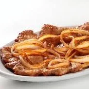 Marmitex M Tam 08 - Bife acebolado  e Linguiça assada