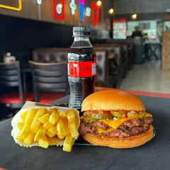 Big Smash Original + Coca Zero Pet & Fritas + R$ 19,99 leve outro burger