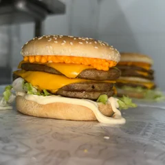 2 TRIPLO CHEDDAR + 2 GUARACAMP 