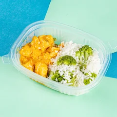 Bobó de frango e arroz com brócolis