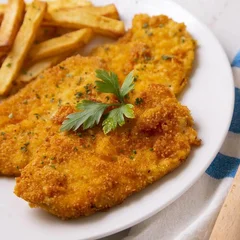 Filé de Frango Premium Empanado com Batata Frita  (Serve Bem 1 Pessoa)